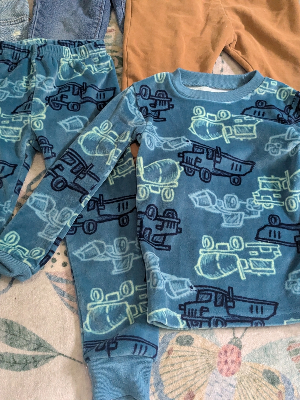 Lot Of Boys Clothes Size 3T - Picture 5 of 6
